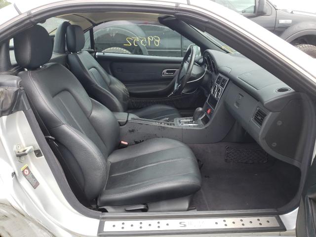 WDBKK49F32F252308 - 2002 MERCEDES-BENZ SLK 230 KOMPRESSOR SILVER photo 5