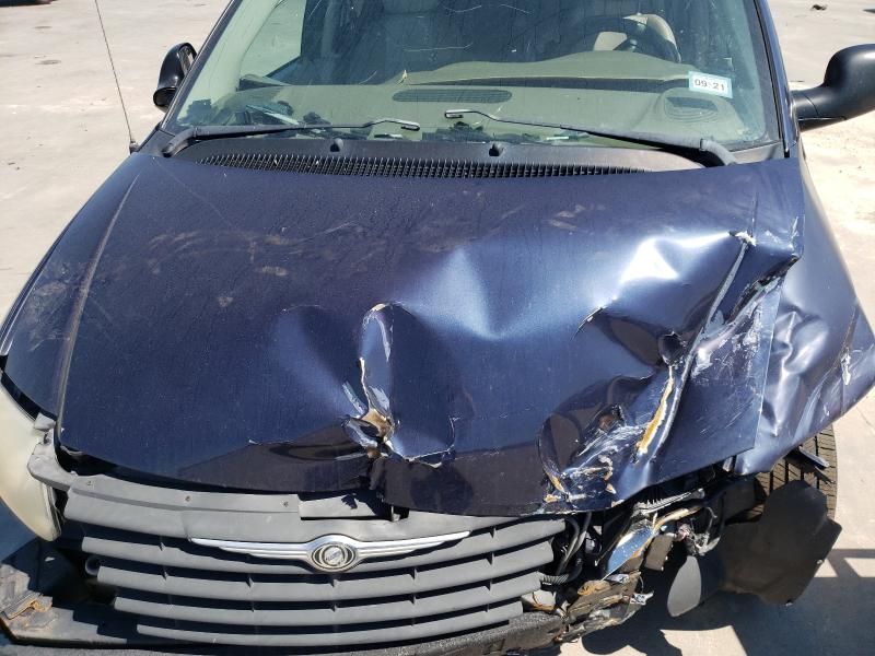 1C4GP45R45B253648 - 2005 CHRYSLER TOWN & COU ლურჯი ფოტო 7