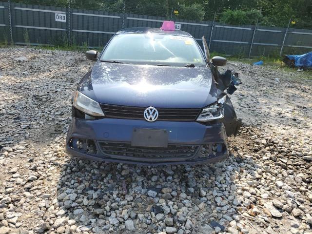 3VW1K7AJ9DM208750 - 2013 VOLKSWAGEN JETTA BASE أزرق صورة 5