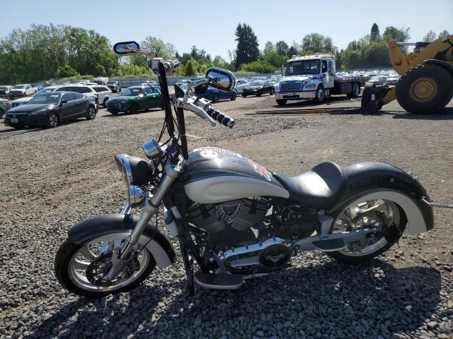 5VPCD26D073003983 - 2007 VICTORY MOTORCYCLES KINGPIN შავი ფოტო 3