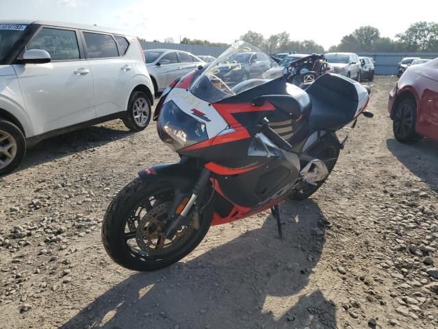 ZD4RPU0062S000218 - 2002 APRILIA RSV MILLE BLACK photo 2