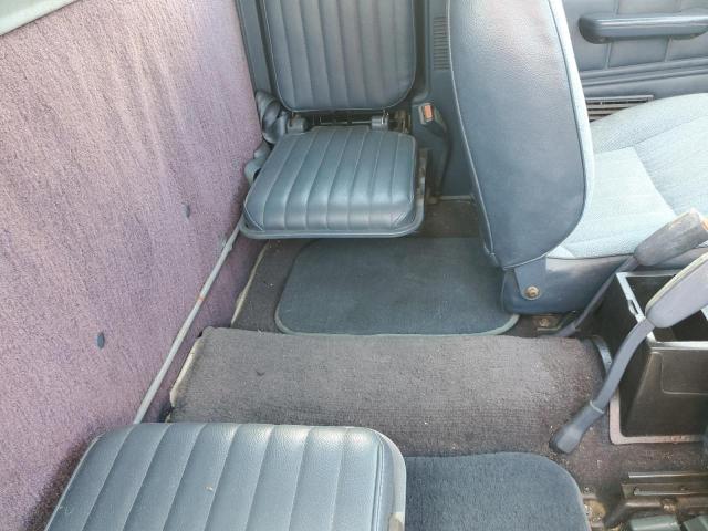 1N6ND16S7KC356601 - 1989 NISSAN D21 KING CAB SILVER photo 10