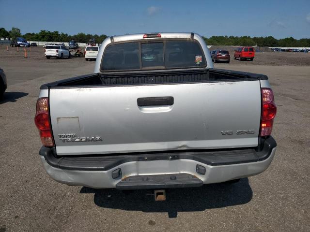 5TELU42N98Z496302 - 2008 TOYOTA TACOMA DOUBLE CAB SILVER photo 6