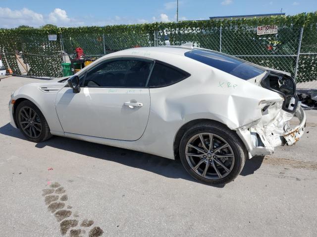 JF1ZNAA10H9708655 - 2017 TOYOTA 86 BASE WHITE photo 2