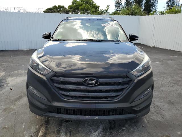 KM8J3CA22JU683449 - 2018 HYUNDAI TUCSON VALUE BLACK photo 5