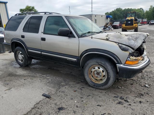 1GNDT13WXY2325065 - 2000 CHEVROLET BLAZER BEIGE photo 4