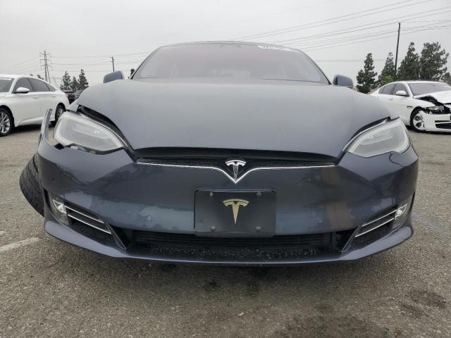 5YJSA1E23JF261843 - 2018 TESLA MODEL S 灰色 照片 5