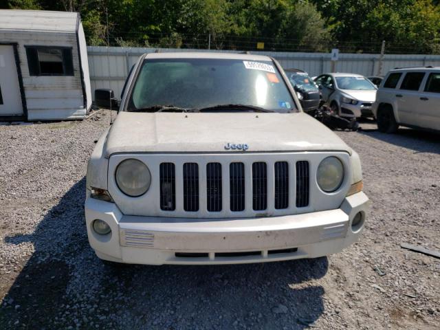 1J8FF48W58D541180 - 2008 JEEP PATRIOT LIMITED WHITE photo 5