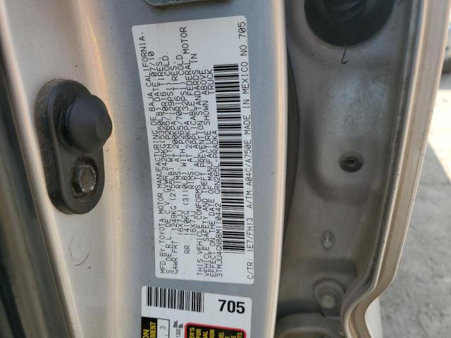3TMJU4GN8BM110442 - 2011 TOYOTA TACOMA DOUBLE CAB PRERUNNER SILVER photo 12