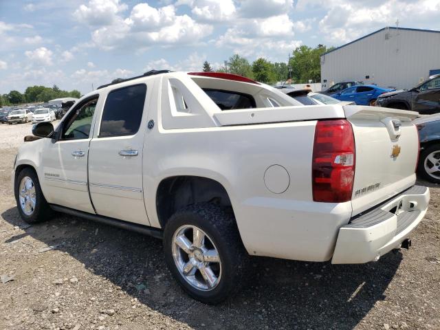 3GNTKGE76DG376054 - 2013 CHEVROLET AVALANCHE LTZ WHITE photo 2