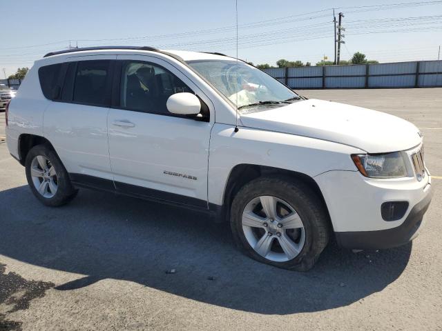 1C4NJDEB7GD781381 - 2016 JEEP COMPASS LATITUDE თეთრი ფოტო 4