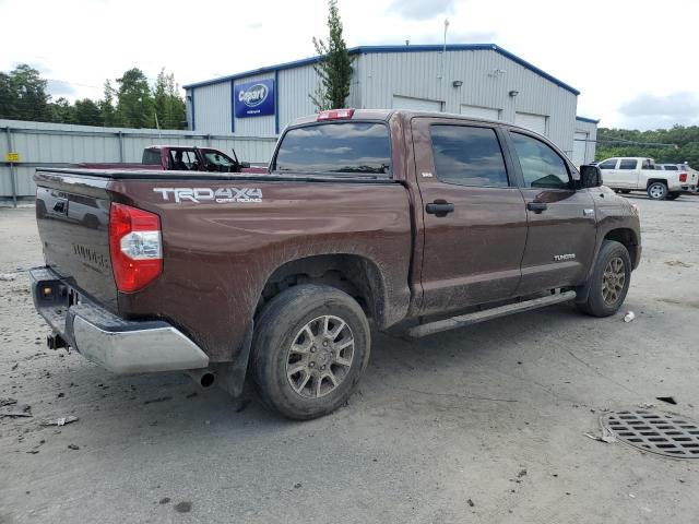 5TFDW5F1XGX553611 - 2016 TOYOTA TUNDRA CREWMAX SR5 BROWN photo 3