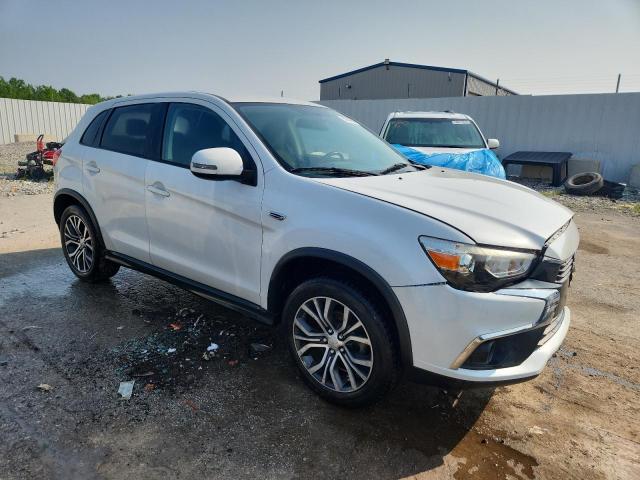 JA4AP3AW3HZ044239 - 2017 MITSUBISHI OUTLANDER ES Blanc photo 4