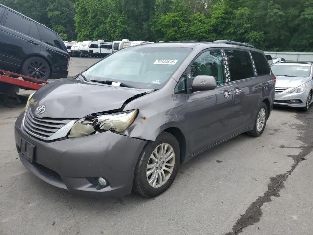 2011 TOYOTA SIENNA XLE, 