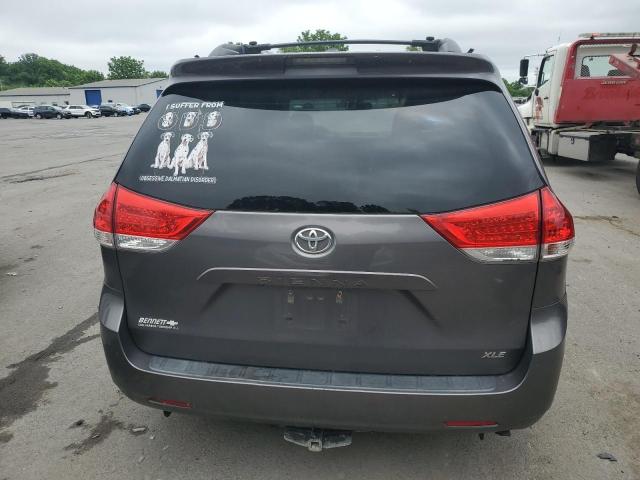 5TDYK3DCXBS107589 - 2011 TOYOTA SIENNA XLE 灰色 照片 6