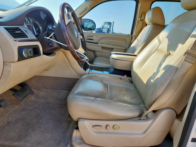 1GYS4JEF9DR182552 - 2013 CADILLAC ESCALADE ESV PREMIUM Kremowy zdjęcie 7