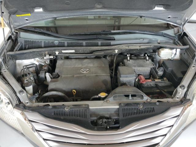 5TDYK3DC4FS539231 - 2015 TOYOTA SIENNA XLE SILVER photo 12