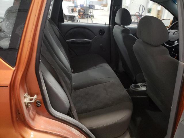 KL1TD62695B405993 - 2005 CHEVROLET AVEO BASE ORANGE photo 10