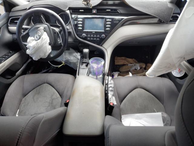 4T1C11AK8LU936683 - 2020 TOYOTA CAMRY LE 银色 照片 8