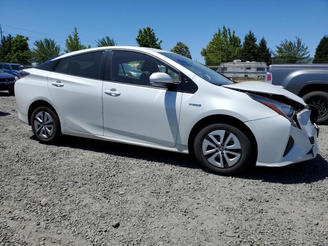 JTDKARFUXG3028451 - 2016 TOYOTA PRIUS WHITE photo 4