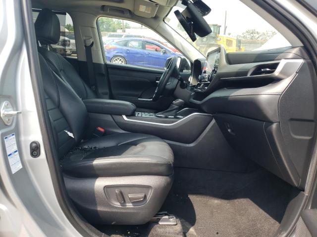 5TDGZRBH3MS113004 - 2021 TOYOTA HIGHLANDER XLE SILVER photo 7