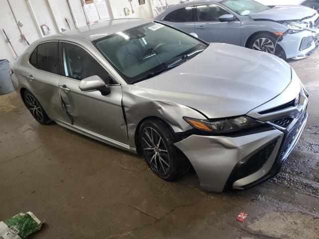 4T1G11AK3PU721185 - 2023 TOYOTA CAMRY SE NIGHT SHADE SILVER photo 4