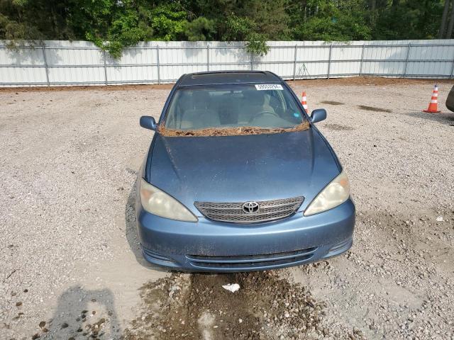 4T1BE32K83U747865 - 2003 TOYOTA CAMRY LE BLUE photo 5