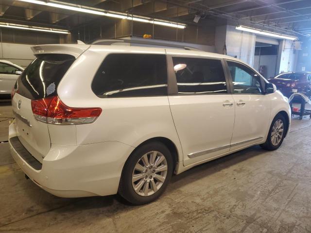 5TDYK3DCXES451590 - 2014 TOYOTA SIENNA XLE WHITE photo 3