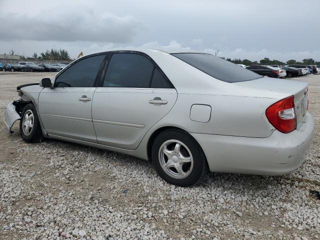 4T1BE32K82U502305 - 2002 TOYOTA CAMRY LE SILVER photo 2