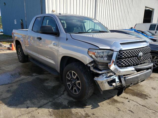 5TFUY5F14JX681358 - 2018 TOYOTA TUNDRA DOUBLE CAB SR/SR5 SILVER photo 4
