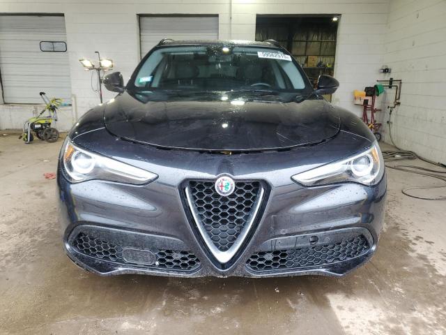 ZASFAKPN3J7B69725 - 2018 ALFA ROMEO STELVIO SPORT შავი ფოტო 5