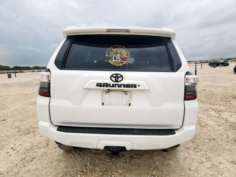 JTEEU5JR0M5229318 - 2021 TOYOTA 4RUNNER SR5 WHITE photo 6