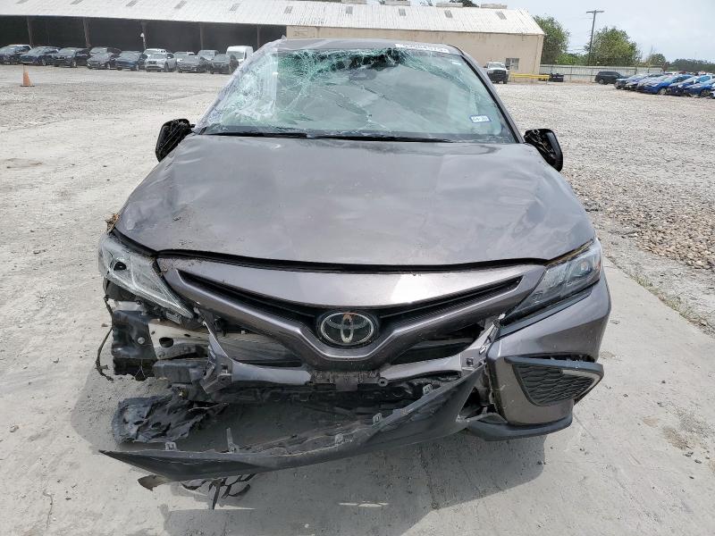 4T1G11AK4PU807427 - 2023 TOYOTA CAMRY SE NIGHT SHADE GRAY photo 5