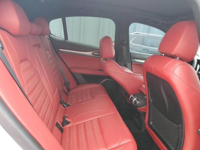 ZASPAKBN2K7C38997 - 2019 ALFA ROMEO STELVIO TI WHITE photo 11