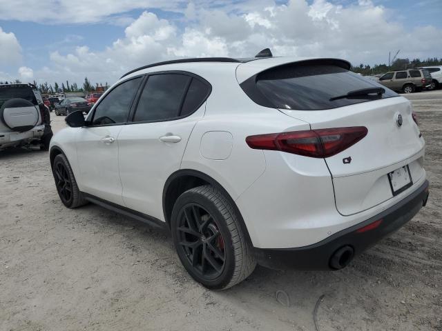 ZASPAKBN2K7C38997 - 2019 ALFA ROMEO STELVIO TI WHITE photo 2