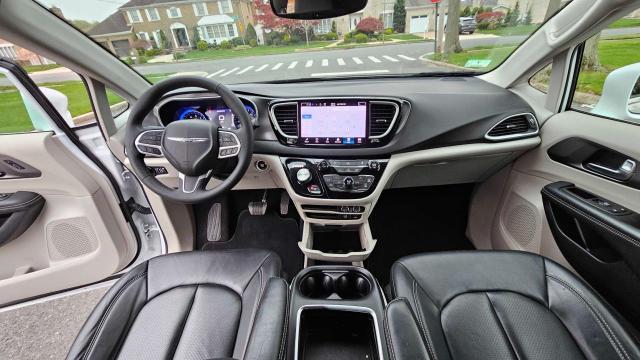 2C4RC1BG0NR182004 - 2022 CHRYSLER PACIFICA TOURING L GRAY photo 9