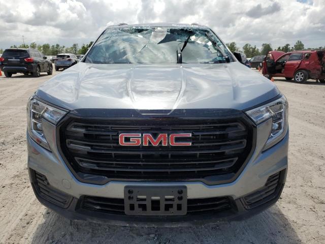 3GKALMEG6RL138087 - 2024 GMC TERRAIN SLE GRAY photo 5