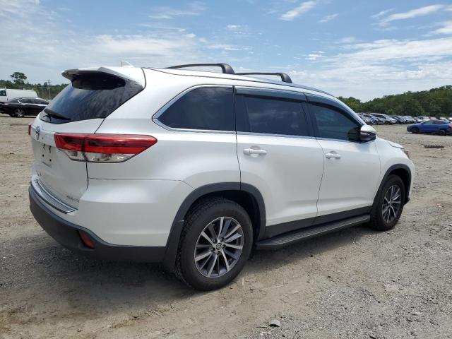 5TDJZRFH8KS596857 - 2019 TOYOTA HIGHLANDER SE WHITE photo 3