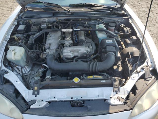 JM1NB353010202200 - 2001 MAZDA MX-5 MIATA BASE SILVER photo 11