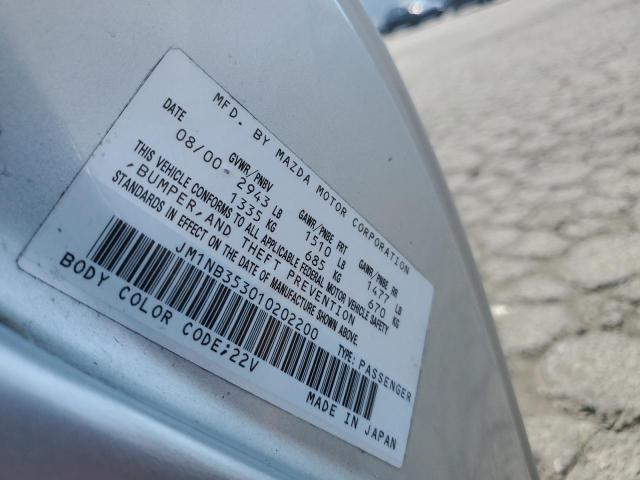 JM1NB353010202200 - 2001 MAZDA MX-5 MIATA BASE SILVER photo 12