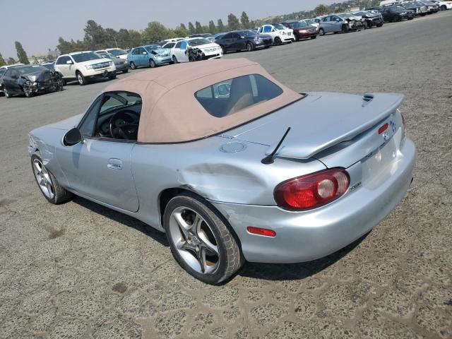 JM1NB353010202200 - 2001 MAZDA MX-5 MIATA BASE SILVER photo 2
