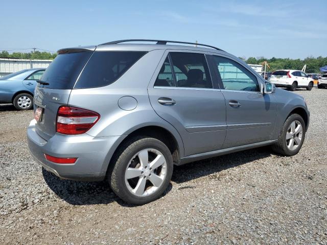 4JGBB8GB9BA725596 - 2011 MERCEDES-BENZ ML 350 4MATIC GRAY photo 3