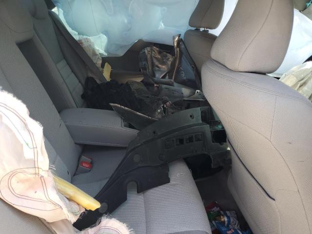 4T1BF1FK5GU601151 - 2016 TOYOTA CAMRY LE SILVER photo 10