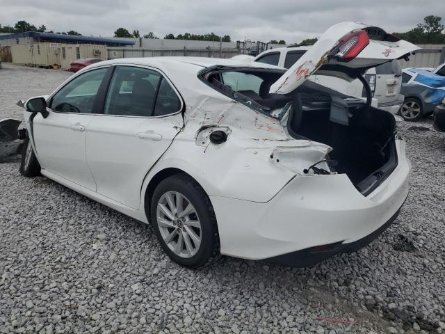 4T1C11AK4NU042828 - 2022 TOYOTA CAMRY LE WHITE photo 2