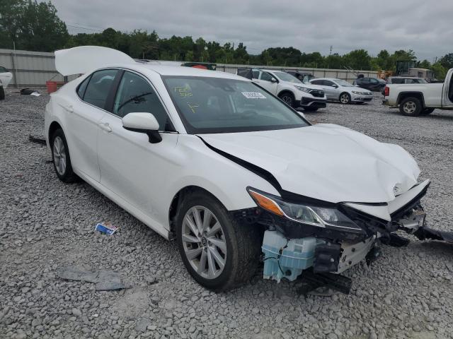 4T1C11AK4NU042828 - 2022 TOYOTA CAMRY LE WHITE photo 4