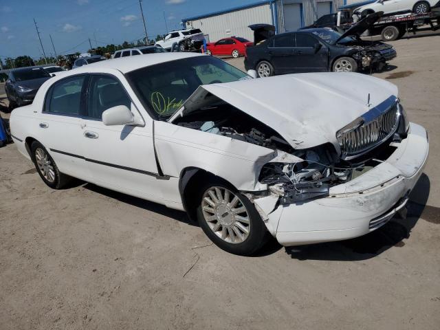 1LNHM81W44Y654303 - 2004 LINCOLN TOWN CAR EXECUTIVE WHITE photo 4