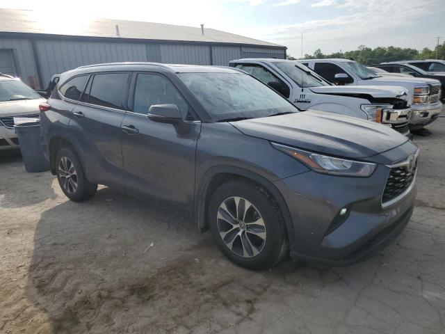 5TDGZRBH7LS031517 - 2020 TOYOTA HIGHLANDER XLE GRAY photo 4