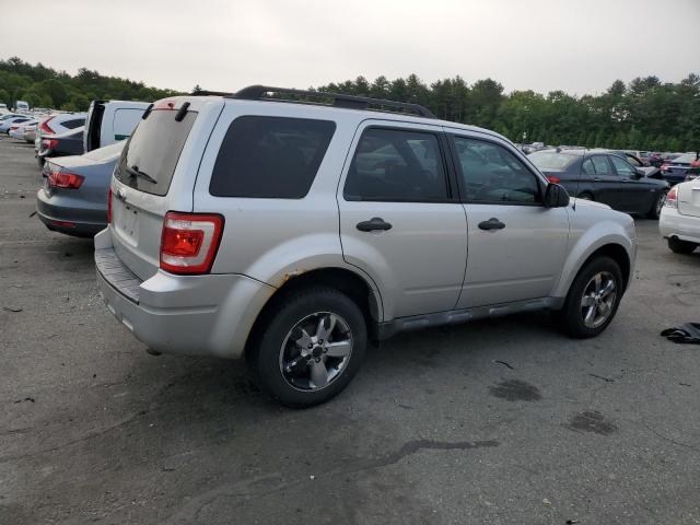 1FMCU0D74BKA71715 - 2011 FORD ESCAPE XLT ვერცხლისფერი ფოტო 3