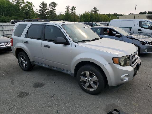 1FMCU0D74BKA71715 - 2011 FORD ESCAPE XLT ვერცხლისფერი ფოტო 4