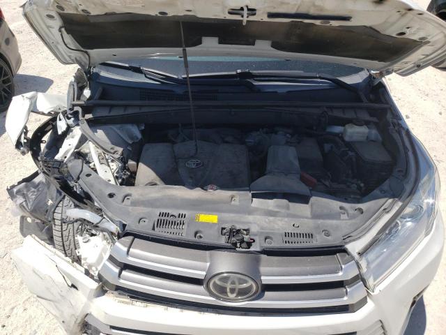 5TDKZRFH8JS534975 - 2018 TOYOTA HIGHLANDER SE WHITE photo 12